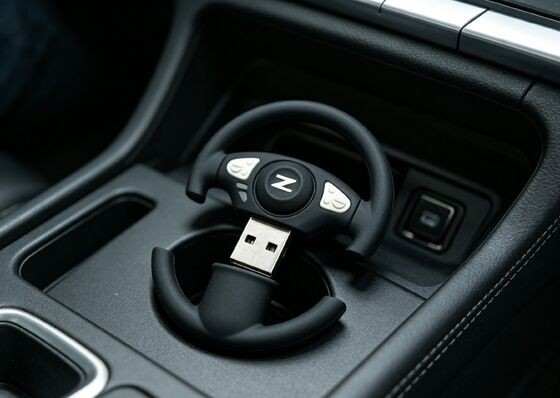 Mở khuôn bằng ổ đĩa flash USB tùy chỉnh bằng tay lái ô tô Bộ nhớ USB hình