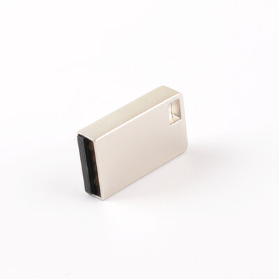 Một lớp MINI kim loại ổ đĩa flash USB bề mặt mờ và góc kính góc rộng 120 độ đảm bảo bảo vệ dữ liệu