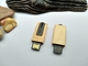 Kiểu cắm Ổ đĩa USB bằng gỗ Maple Vỏ gỗ màu dập nổi và in logo
