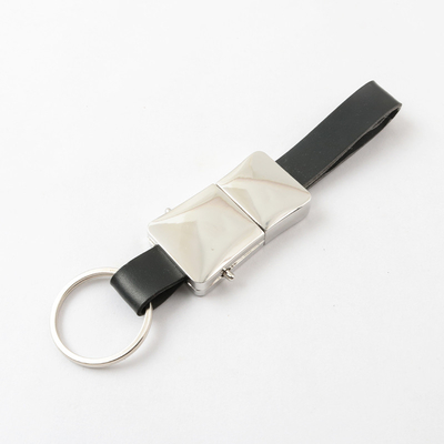 Bộ nhớ đầy đủ được xếp hạng một ổ USB da với thời gian tải lên có sẵn