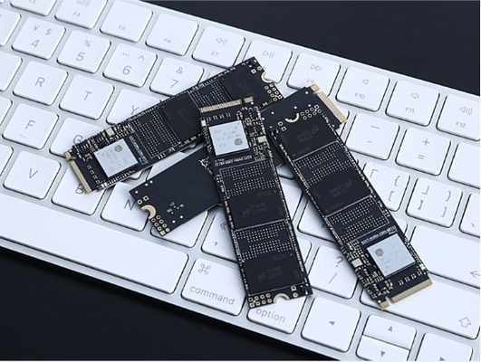 Ưu tiên giá cả phải chăng 256GB SSD ổ cứng nội bộ với giao diện SATA III và tốc độ truyền dữ liệu lên đến 10Gbps